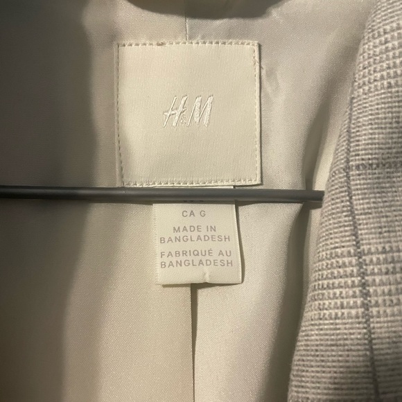 H&M Blazer - Picture 2 of 3